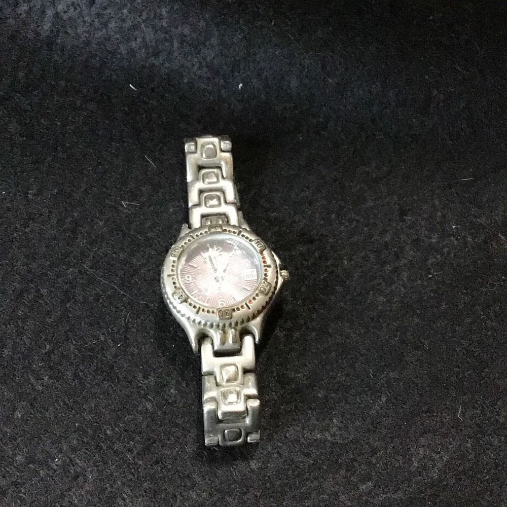 Watch by Bum Needs battery ￼